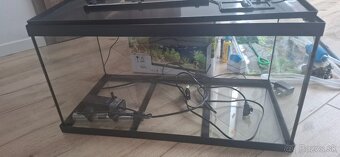 Predám akvarijný set - 2