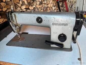 Šijací stroj - 2