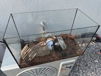 Predam akvarium / terarium - 2