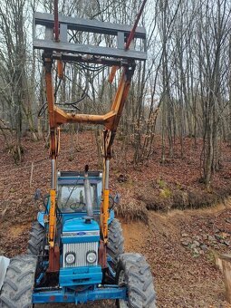 Traktor Ford 4x4 - 2