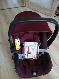 Detské vajíčko Britax Romer BabySafe Isize Burgundy - 2