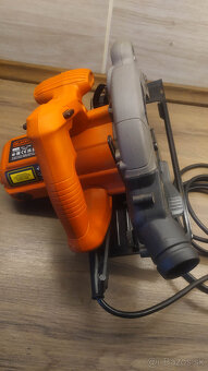 Predám okružnu pílu BLACK-DECKER - 2
