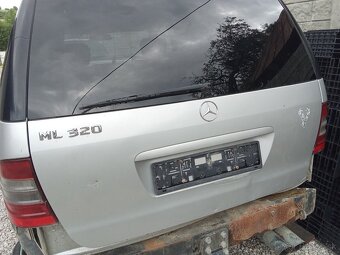 Rozpredám Mercedes ml 163 benzín 3.2 v 6 - 2