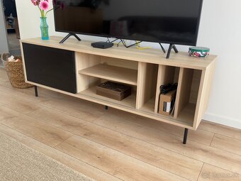 Tv stolík JYSK - 2