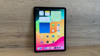 Apple iPad Air (2022) 64 GB Wi-Fi Cellular Spacegrey - 2