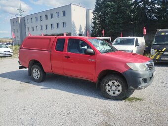 Toyota Hilux SC 2.5 I D-4D Terra - 2