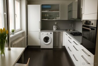 Priestranny 2 izbovy byt v centre BB - 2