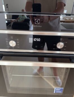 Predám vstavanú rúru Electrolux - 2