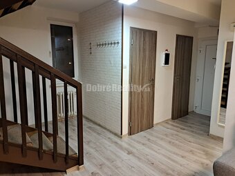 Ponúkame na prenájom trojizbový mezonetový byt v Trenčíne. - 2