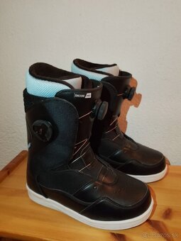 velkost 38 a 40 - VANS snowboardove topanky BOA - 2