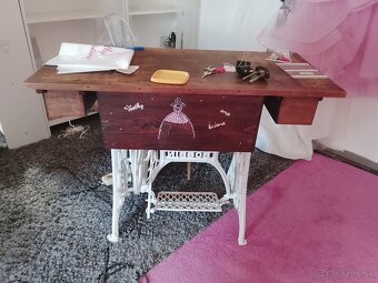 Dobový šijací stroj - 2