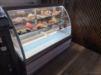 Chladiaca vitrina na Zakusky - 2