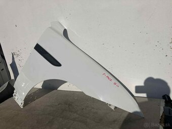 JAGUAR F-PACE 2016- PRAVÝ PREDNÝ BLATNÍK - 2