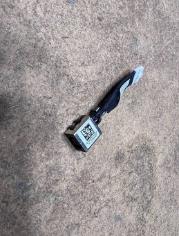 Predám použitý napájací káblik pre Dell Latitude 5500. - 2