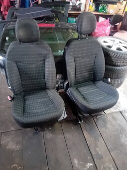 Darujem sedačky a tapaciry s renault laguna 2 - 2