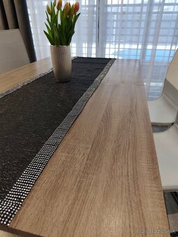 Jedálenský stôl - 2