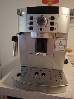 Predám kávovar Delonghi Magnifica S - 2