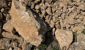 Prírodný kameň napr. do skalky (odber možný do 16.5.2024) - 2