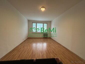 Predaj 3 izbový byt, ZNÍŽENÁ CENA - Nová Baňa (042-113-MIJK) - 2
