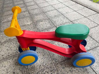 Predám plastové odrážadlo červená motorka - 2