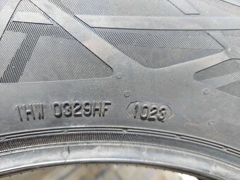 235/60 R18 continental nove - 2
