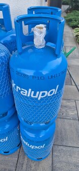 Predám 5kg originál propán plnú fľašu ku grilu. - 2