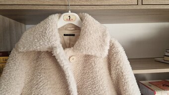 Biela kožusinová bundička - 2