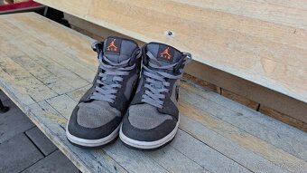 Predám Air Jordan 1 MID SE - 2