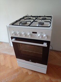 Predám kombinovaný sporák Elektrolux - 2