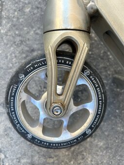 Kolobežka Striker Gravis Pro Scooter - 2