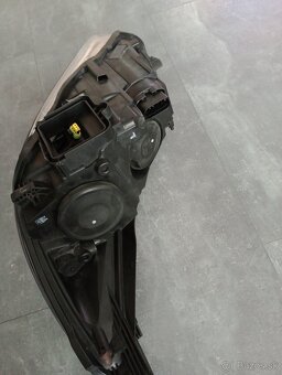 Xenon predné pravé svetlo - 2