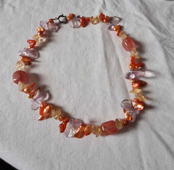 VEĽMI PEKNÝ NÁHRDELNÍK - 2