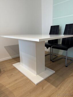 Jedalensky stôl + stoličky - 2