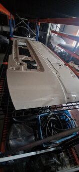 Predná kapota Volvo FH Globetrotter, č. 82360122 - 2