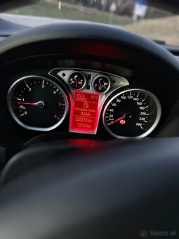 Ford Kuga - 2