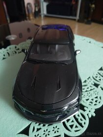 Predám Chevrolet Camaro 1:18 Maisto - 2