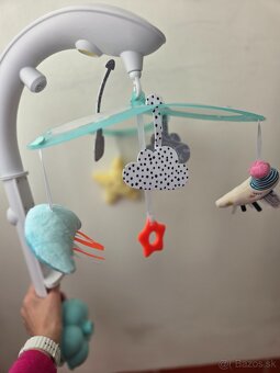 Predám hudobný kolotoč so svetielkami Taf Toys - 2
