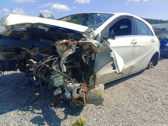 MERCEDES-BENZ A 180 2013 1,6i 90kw - 2