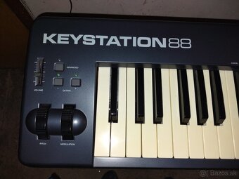 MIDI kontrolér M-Audio Keystation 88 - 2