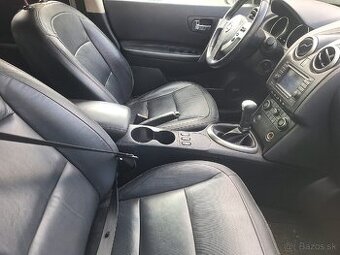 Rozpredam Nissan Qashgai 1.6 benzin - 2