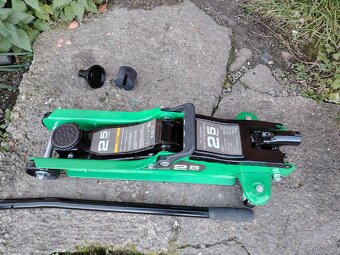 Nízkoprofilový Hydraulicky zdvihák do 2.5T - 2