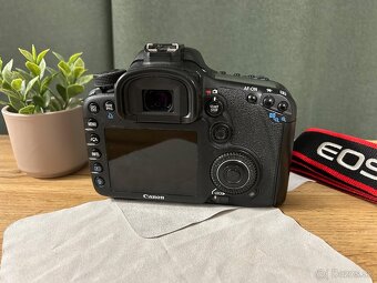 Canon 7D (top stav) - 2