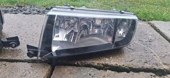 Predne svetla Škoda Fabia 1 - 2