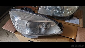 Mercedes c320 svetlá xenon - 2