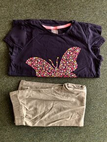 Predám motýlikové tričko s legínami - 3,50 eur - 2