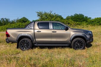 Toyota Hilux Invincible 2.8 150kw 6/2022 odpocet DPH - 2