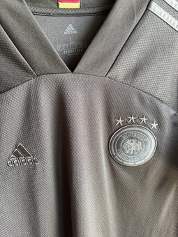 Adidas funkčne tričko. - 2