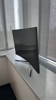 MSI — 32" zakrivený herný monitor - 2
