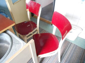 Predam stol so stolickami - 2