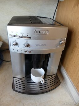 Delonghi Magnifica vo vybornom stave, plne funcny - 2